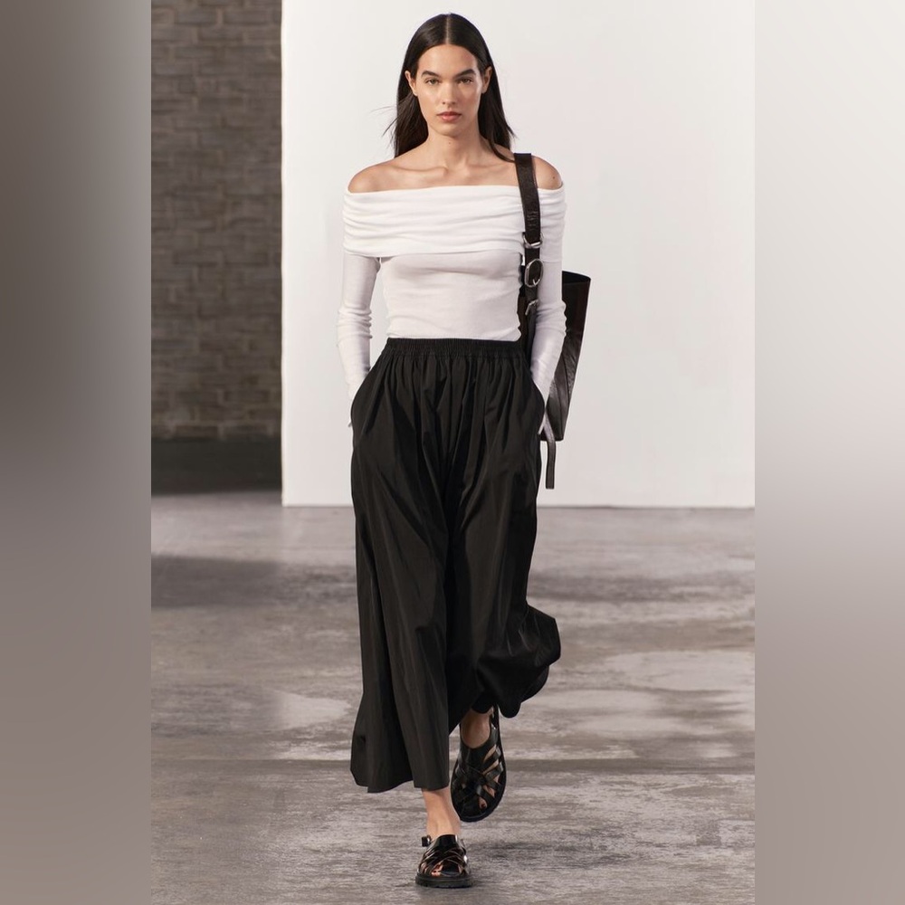 Brand New Zara ZW COLLECTION midi Black PLEATED skirt Size XL- XXL TAGS ATTACHED